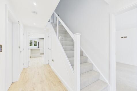 CAM04825G0-PR0117-STILL001