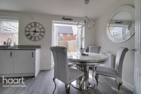 Golding Crescent, Northampton photo 3