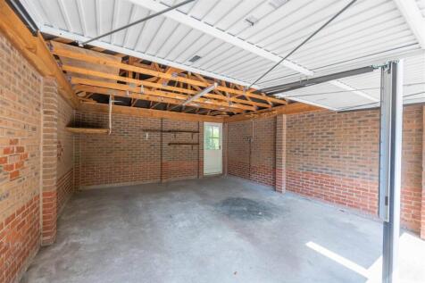 Detached Double Garage (Internal)