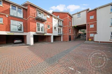 Clive-Hall-Court-15.jpg