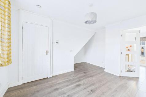 Balmoral Way, Eynesbury, St. Neots photo 4
