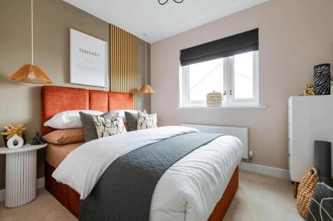 A second double bedroom means you don't need to compromise on space