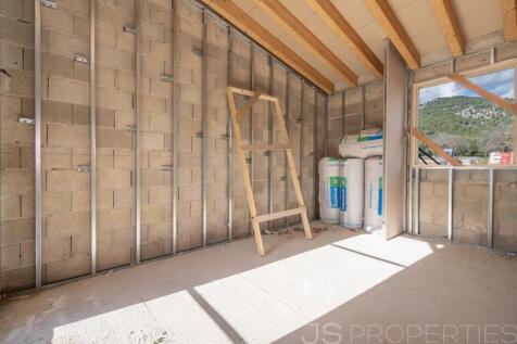 NEWLY BUILT MODERN VILLA IN UNIQUE LOCATION OF SELVA 