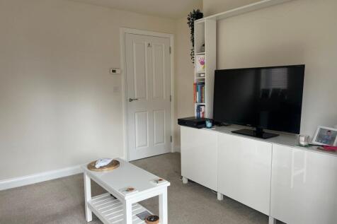 Clark Drive, Yate, BS37 photo 4
