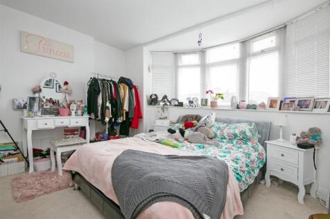 48a Churston Drive SM4 bedroom 1.jpg