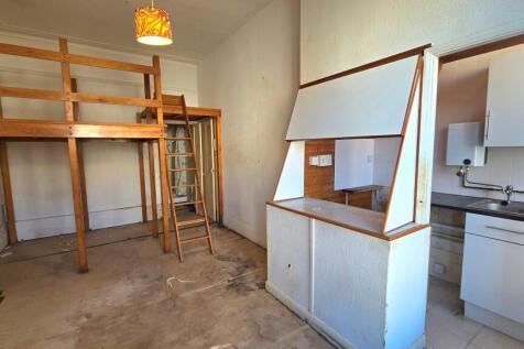 Studio Room &amp; Kitchen area
