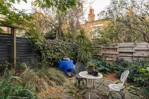 Alcester Crescent E5