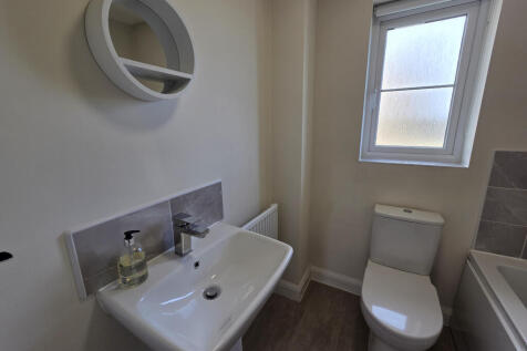 Rambling Walk, Clayton, Bradford, West Yorkshire, BD14 photo 5