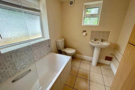 STUDENT THREE DOUBLE BEDROOMS, CHARMINSTER P02573 photo 4