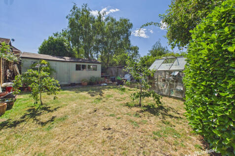 CAM03852G0-PR0734-STILL014