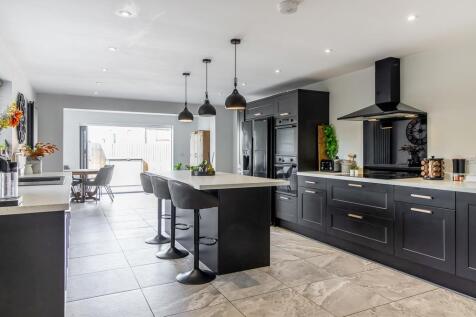 90 Seas End Road (Surfleet)-28.jpg