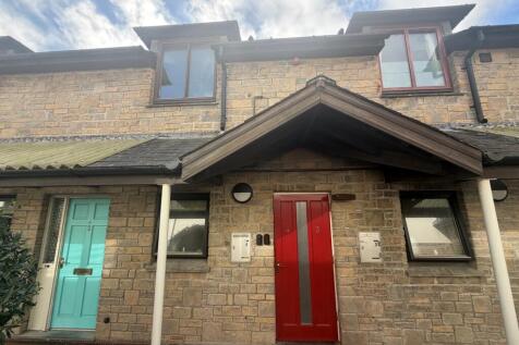 1-bed flat on Penzance, £800/mo