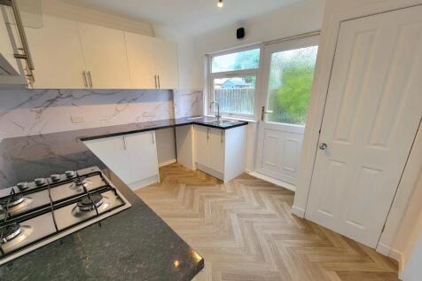Queen Margaret Drive, Glenrothes, Fife photo 3