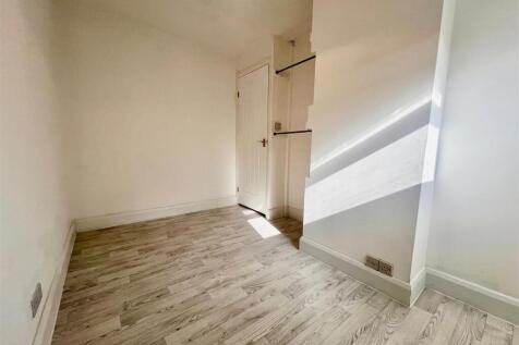 Holgate, Basildon photo 4
