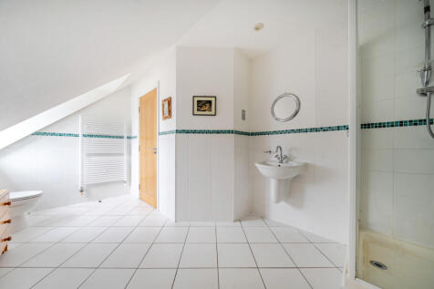 1343612-5-68adbe7...