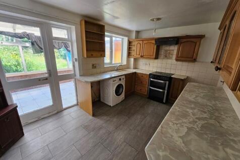 Gatis Street, Wolverhampton, West Midlands, WV6 photo 4