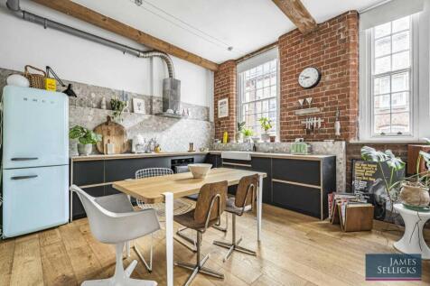 Open Plan Kitchen/Living Area