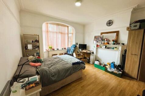 Harlaxton Drive, Nottingham, Nottinghamshire, NG7 photo 5