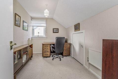 Upper Bedroom 5/Office