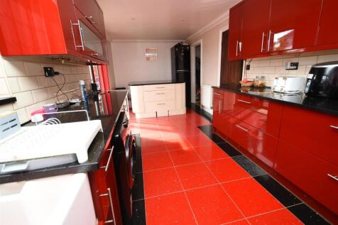 Kitchen / Breakfast Room