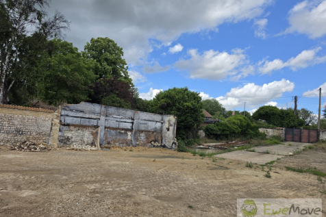 Land 29 High Street 1