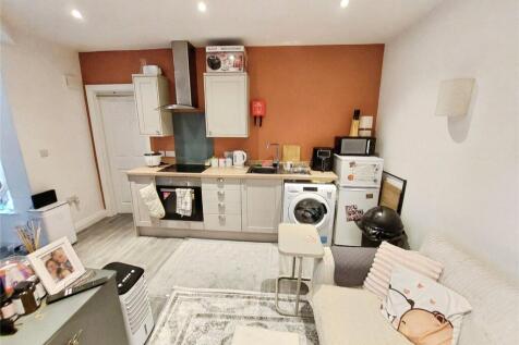 Lounge/Kitchen