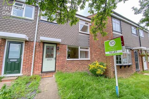 3-bed terraced on Woollmans Close, Broxbourne, £1,995/mo