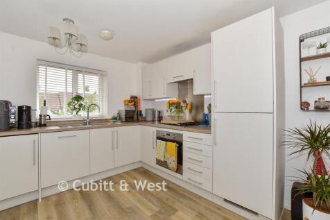 Lounge/ Kitchen