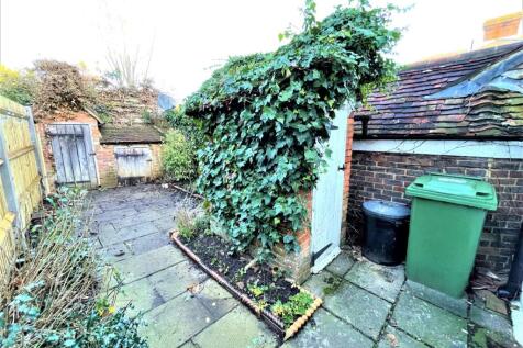 Rear Courtyard Garde