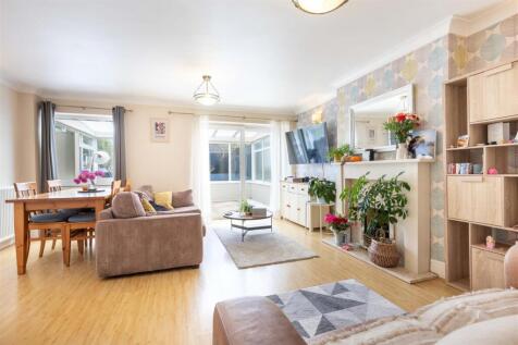 24 Snowshill Drive 6.jpg