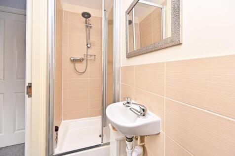 EN SUITE SHOWER ROOM