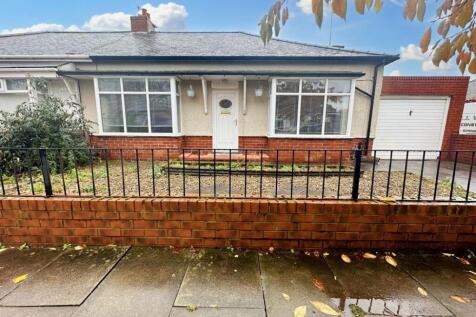 2-bed bungalow on Derby Crescent, Hebburn, Tyne and Wear, NE31 2TP, £850/mo