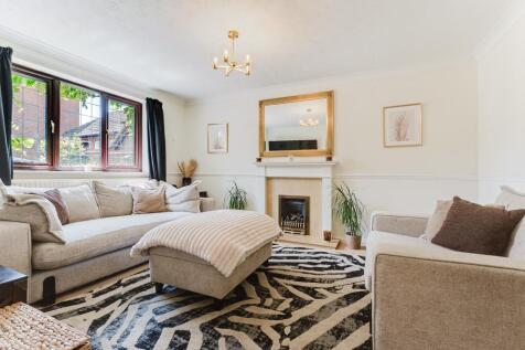 3 Waterhouse Gardens, Barton Seagrave (3 of 38).jp