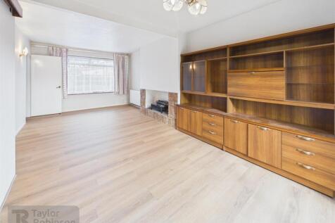 Ashdown Drive, Tilgate photo 2