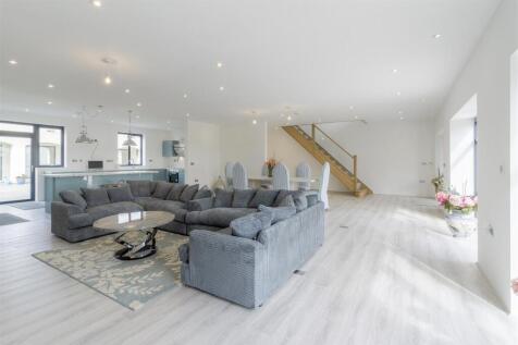 New House, Staverton Sitting/dining area