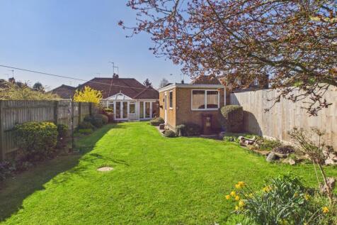 2. CAM04922G0-PR0127-STILL023