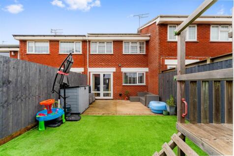 Lakeside View-Rear garden (2)