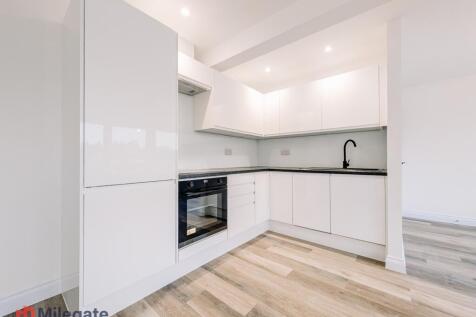 Broadway North, Pitsea, SS13 photo 3