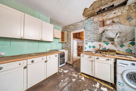 0081ed25-e038-4fa...