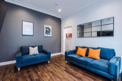 17 Cawdor Road, Living Room 1