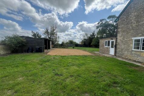 garden and parking area 2.jpg