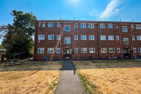 TWO bed flat for sale Bath Road, Colnbrook SL3
