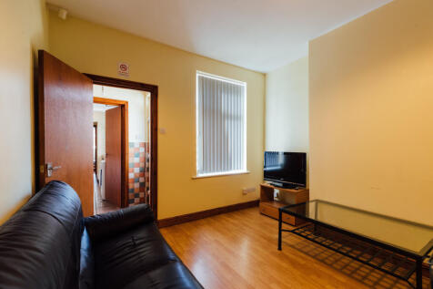 5-bed house on Broad Street, Loughborough, £2,383/mo