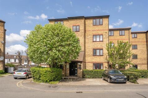 2, Brockway Close E11