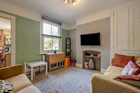 8702400-interior01-800.jpg