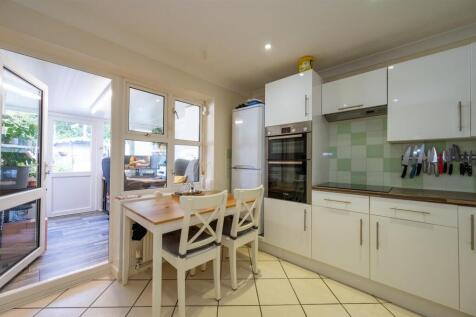 31 Cockleshell Gardens2221.jpg