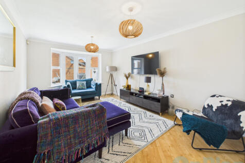 CAM04024G0-PR0029-STILL019