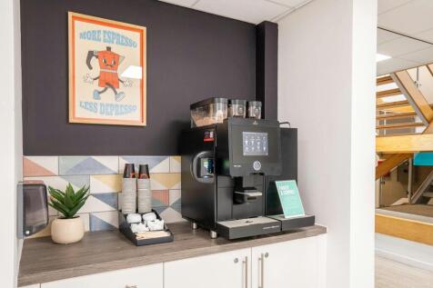 Serviced Office to rent Image 5