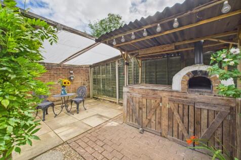 CAM02023G0-PR0155-STILL037