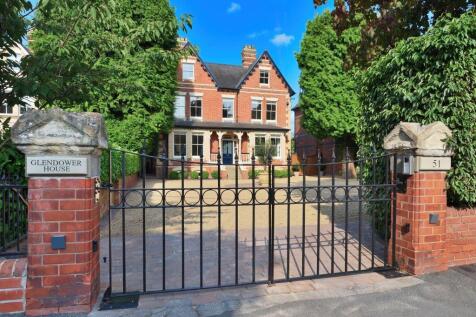Detached residence with secure driveway